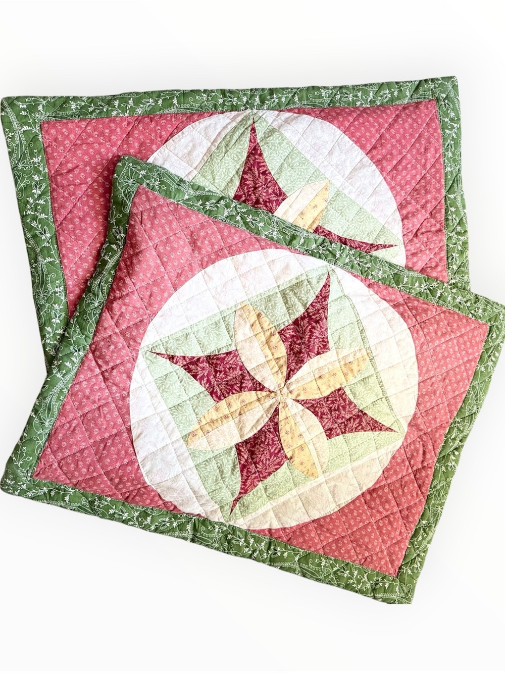 Vintage handcrafted “Bloomin' Blossoms" quilting pattern set of two shams - Picture 2 of 5